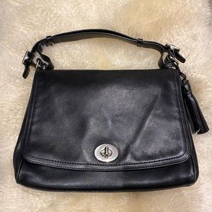 Authentic Coach Leather shoulder Bag